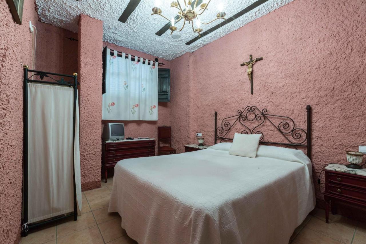 Hotel Palacio Guzmanes Baños de la Encina Екстериор снимка